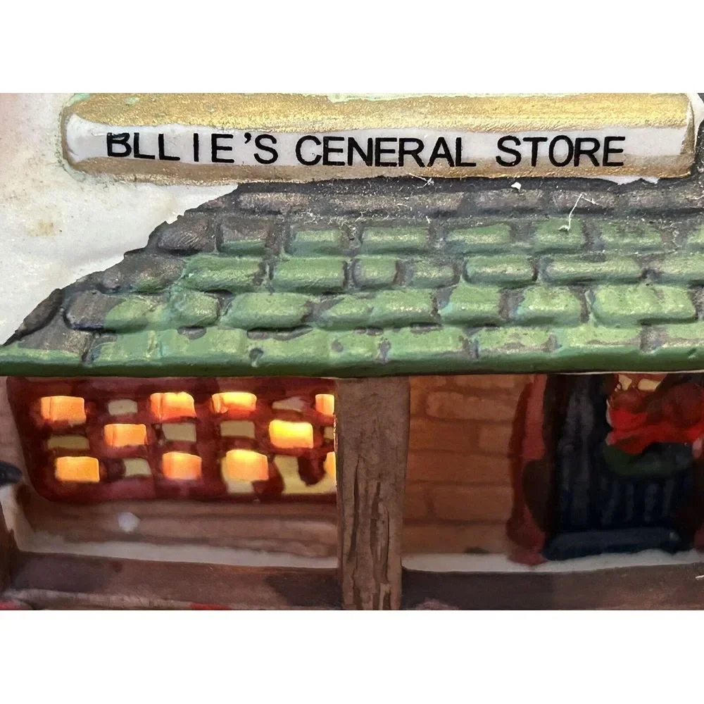 Christmas Streets Porcelain Lighted House Billie's General Store‎ 2005